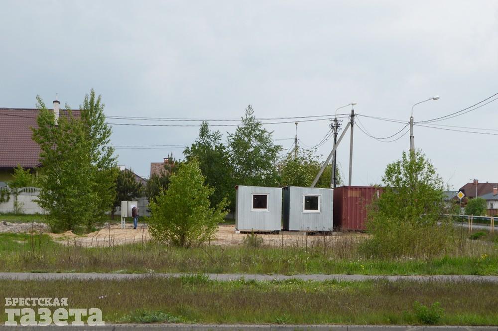 Как сейчас выглядит место в Бресте, где собираются строить «Скандинавское предместье». Фото: