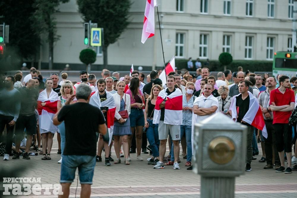 Выступления в формате открытого микрофона на площади Ленина 20 августа 2020 года. Фото: BGmedia