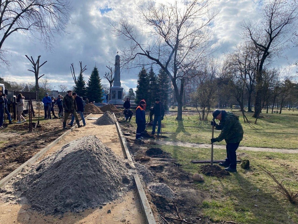 Брест. Субботник. 16 апреля 2022 года.