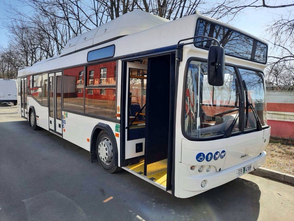 Автобус, работающий на метане.