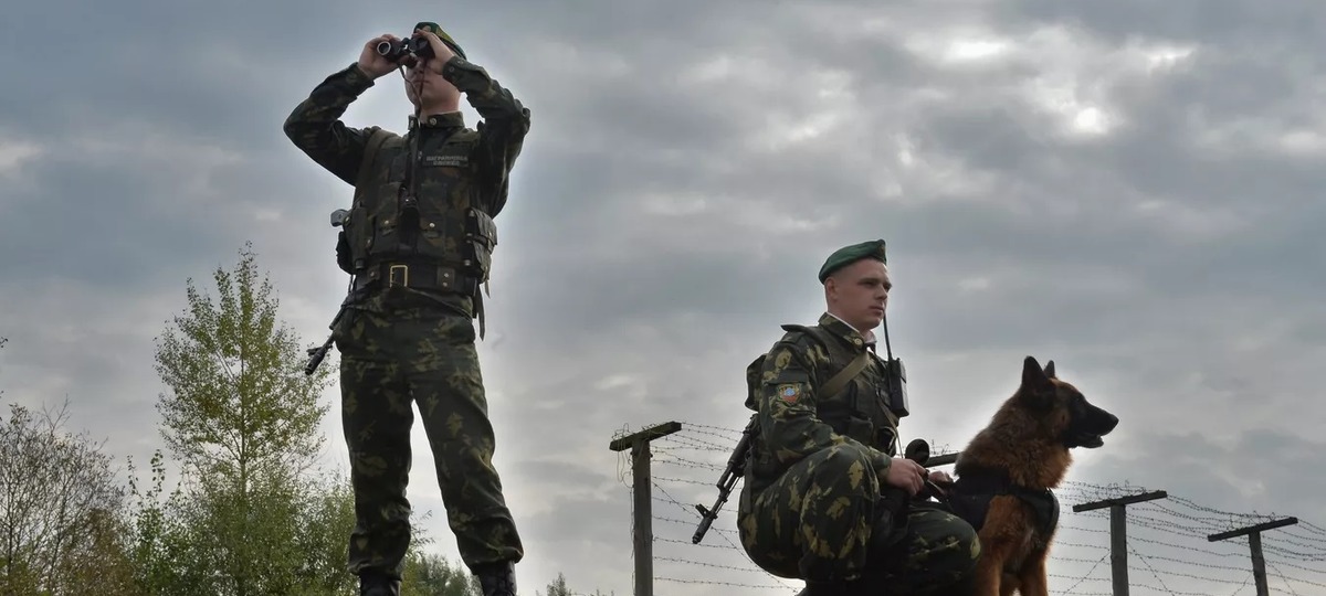 Беларуские пограничники на границе