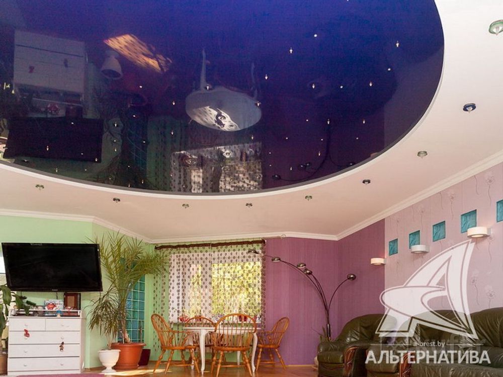 Гостиная в квартире в Бресте с дизайнерским ремонтом. Фото: kufar.by.