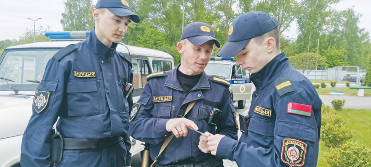 Патрульные милиционеры в Барановичах. Фото: УВД Брестского облисполкома
