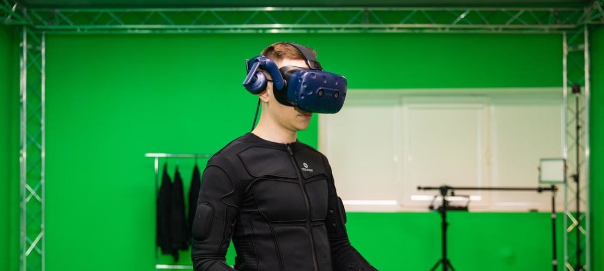 Высокотехнологичный VR-костюм Teslasuit. Фото: Onliner