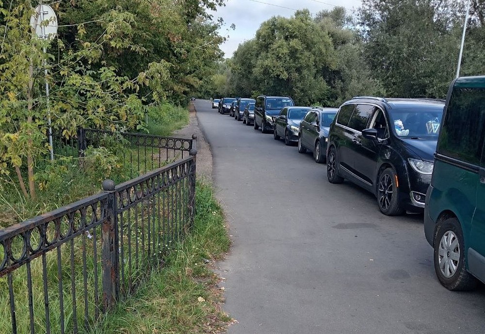 Очередь на въезд в зону ожидания пункта пропуска «Брест» 1 сентября 2025 года. Фото из приграничного чата