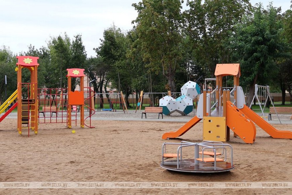 Сквер на улице Папанина в Бресте