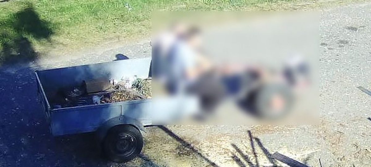адходы ў машыне, чалавек вывозіць адходы, машына