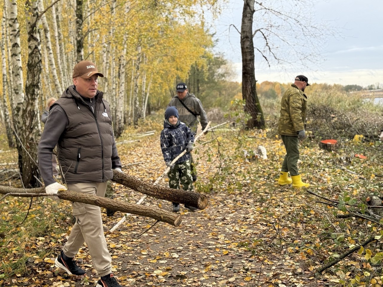 Брестчане на субботнике 25 октября 2025 года.