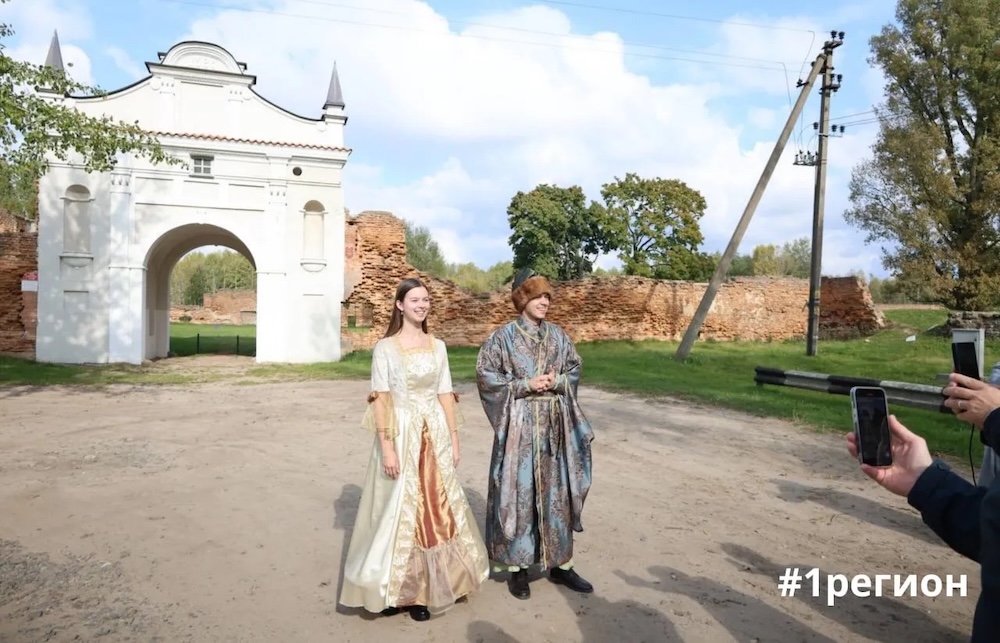 Брама руин монастыря картезианцев в Березе. Фото: #1регион
