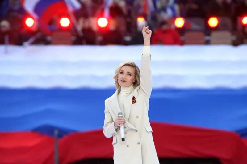 Полина Гагарина на концерте «Za Россию!», посвященному годовщине оккупации Крыма