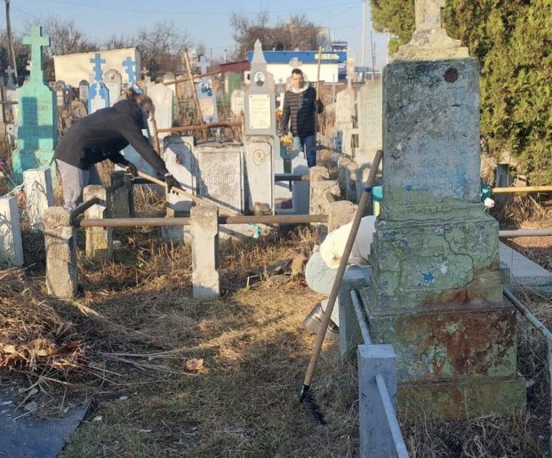 Уборка Тришинского кладбища 14 марта 2026 года. Фото: Брестское городское ЖКХ