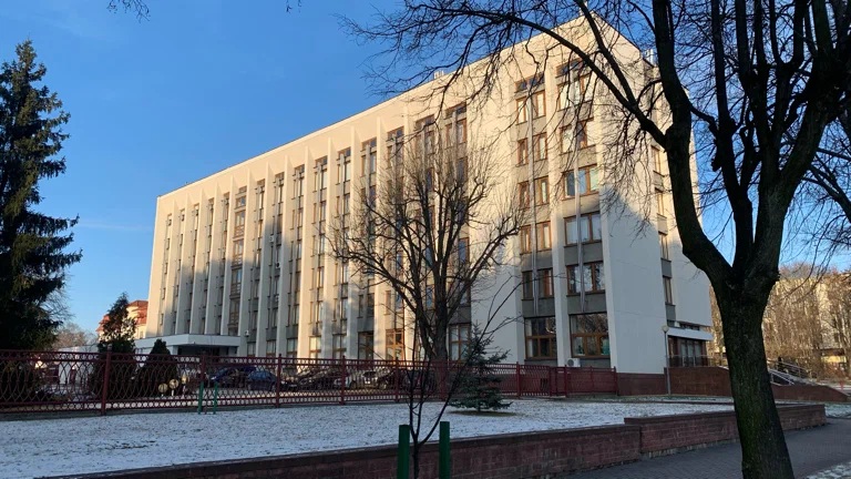 Вид на Брестский горисполком со стороны. Фото из яндекс-карт